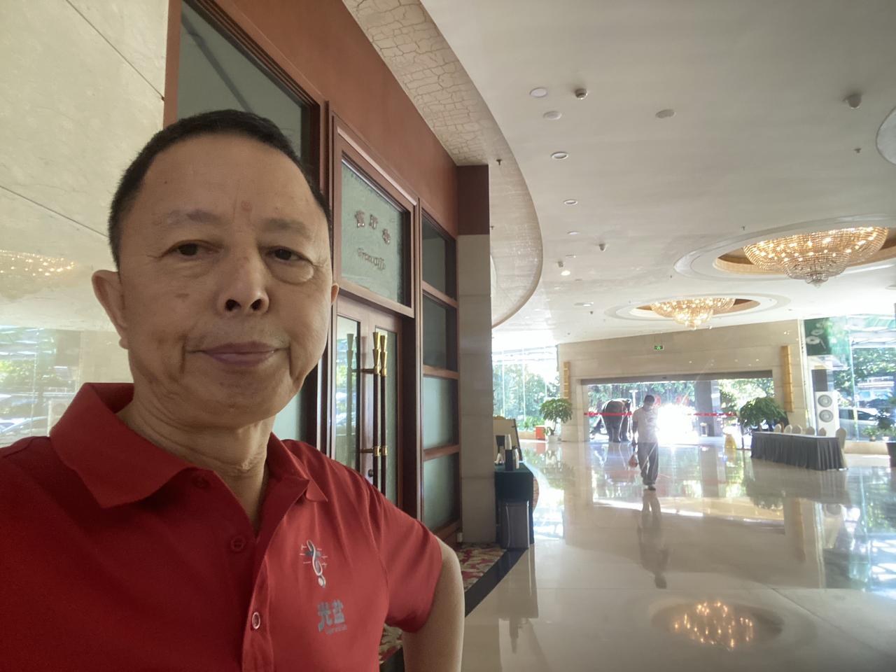 蒲子敏点评A丨人工智能大会

各位网友晚上好，今天呢，我来谈一谈AI人工智能的话