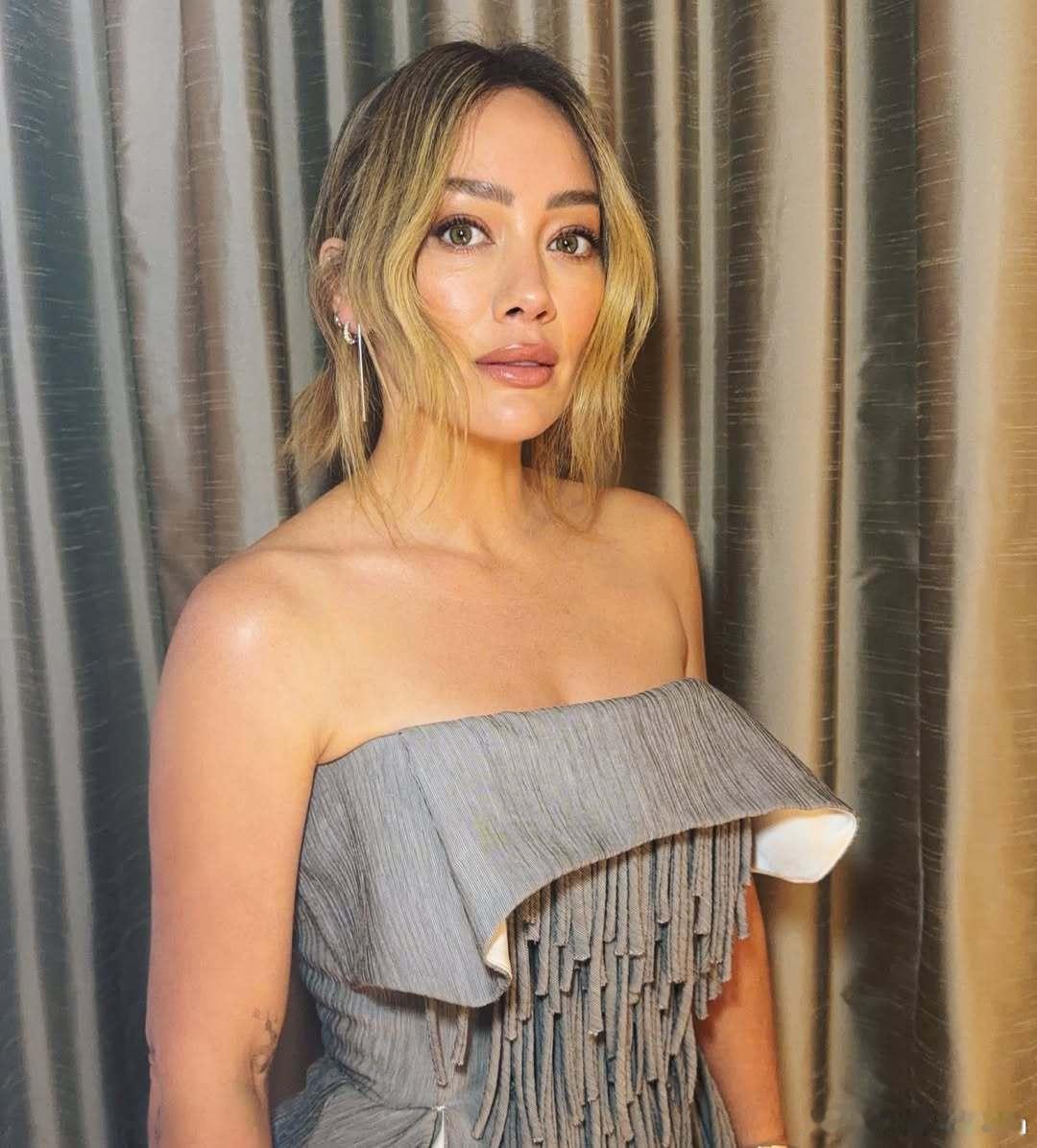 hilary duff希拉里达芙今天在纽约出席《时代》杂志举办的TIME100峰