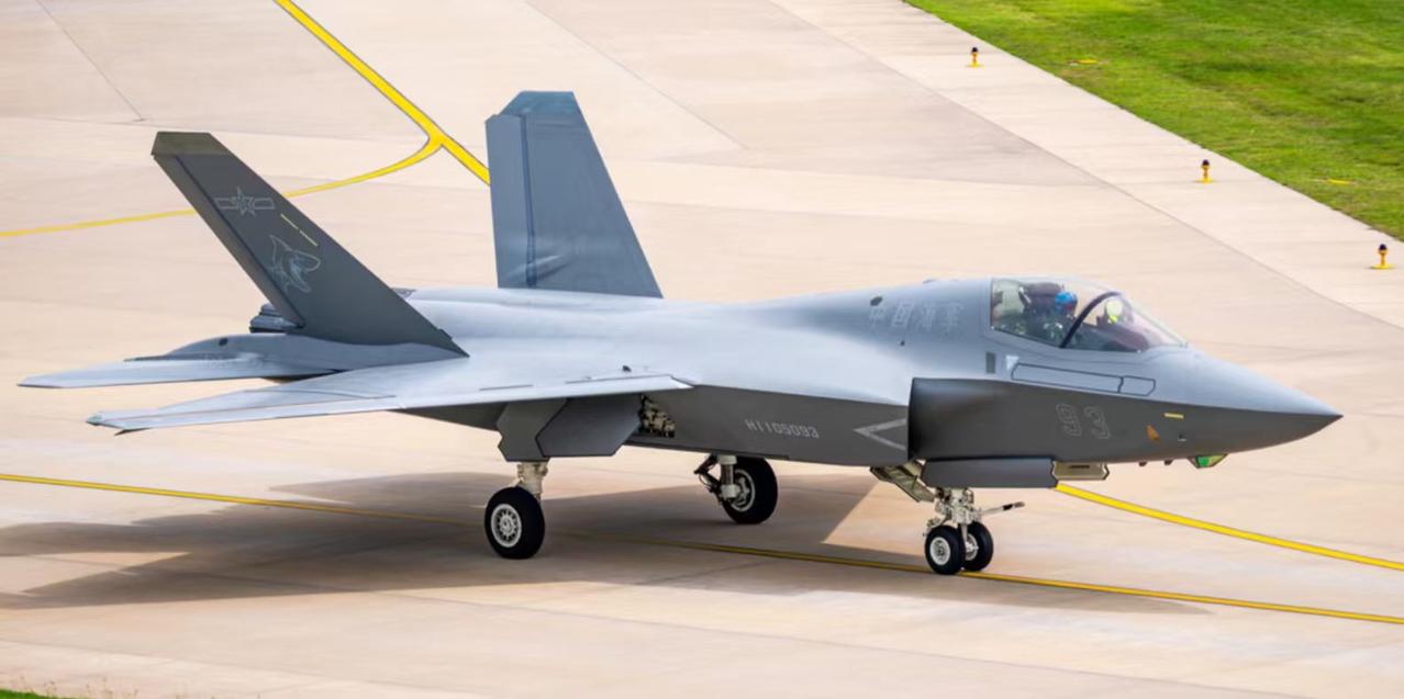 看起来，在经历了多款国产战机的成功出口，特别是在FC-1“枭龙”和歼-10CE这