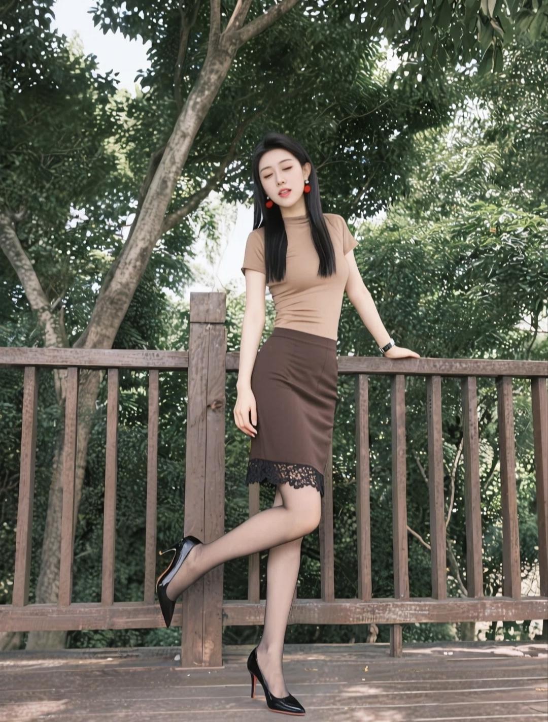 高级又显气质的极简风该怎么穿?极简风从不是单调乏味✨
同色系深浅搭配，驼色上衣搭