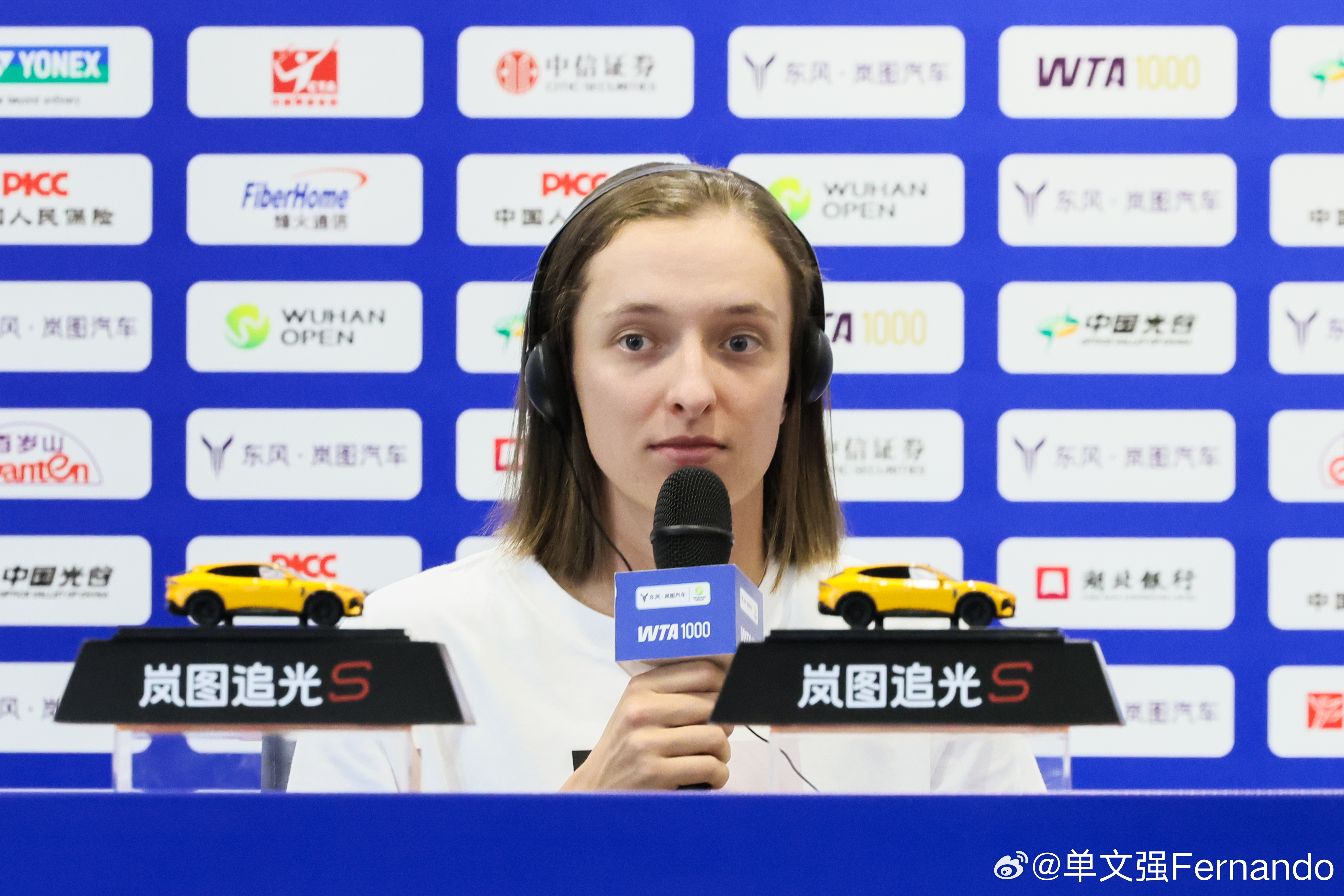 斯瓦泰克！武网1000赛晋级16强后新闻发布会实录分享🔥说球员酒会穿红色裙子是