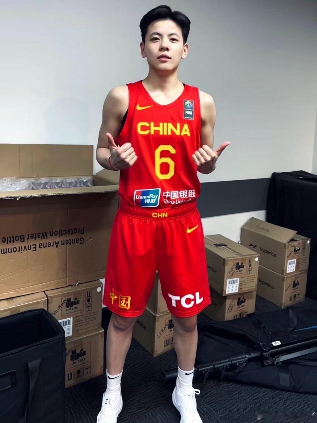 #杨舒予什么时候上场#杨舒予什么时候上场，人都来了[融化] ​​​