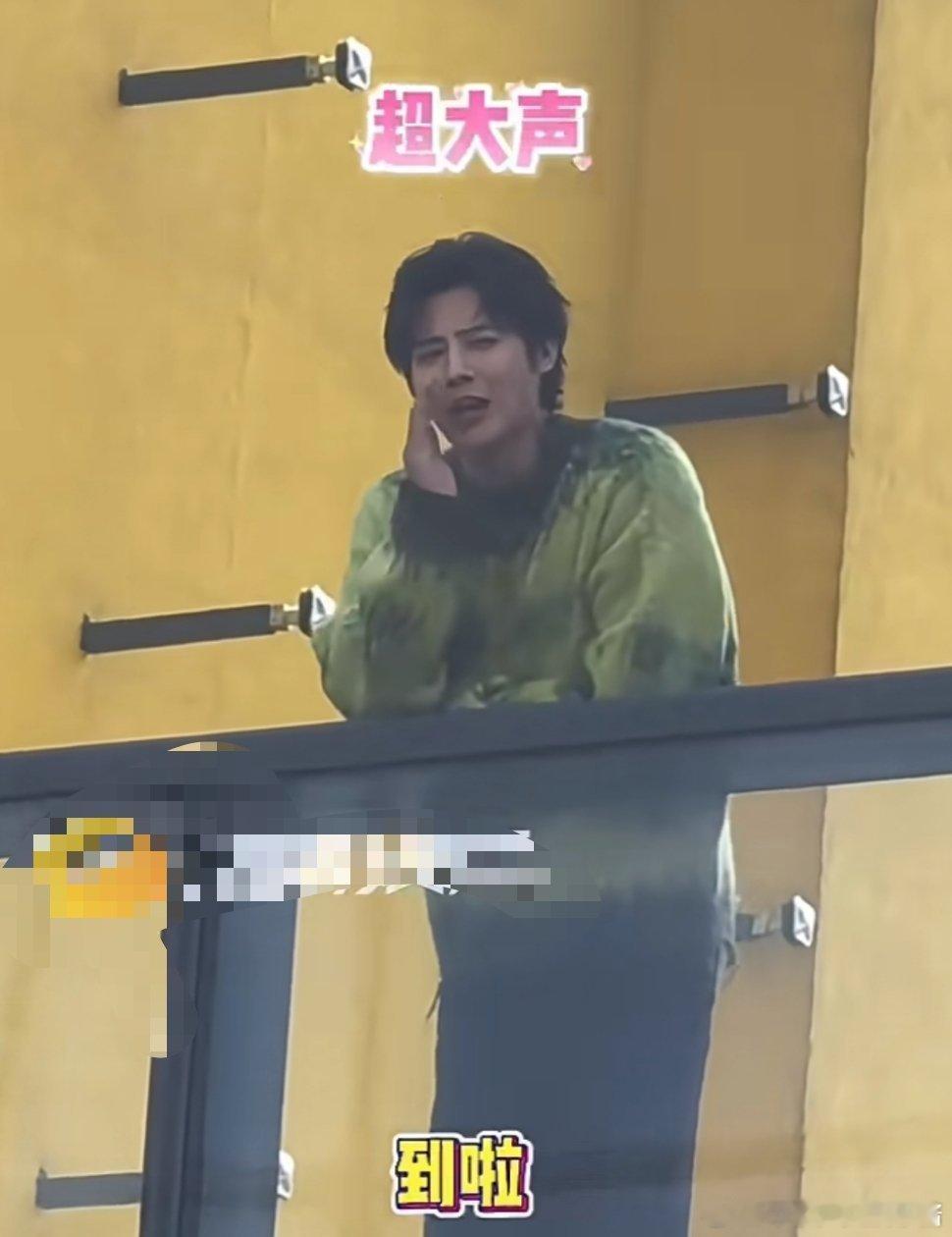 郑业成是粉丝们最好的小传话筒 ​​​