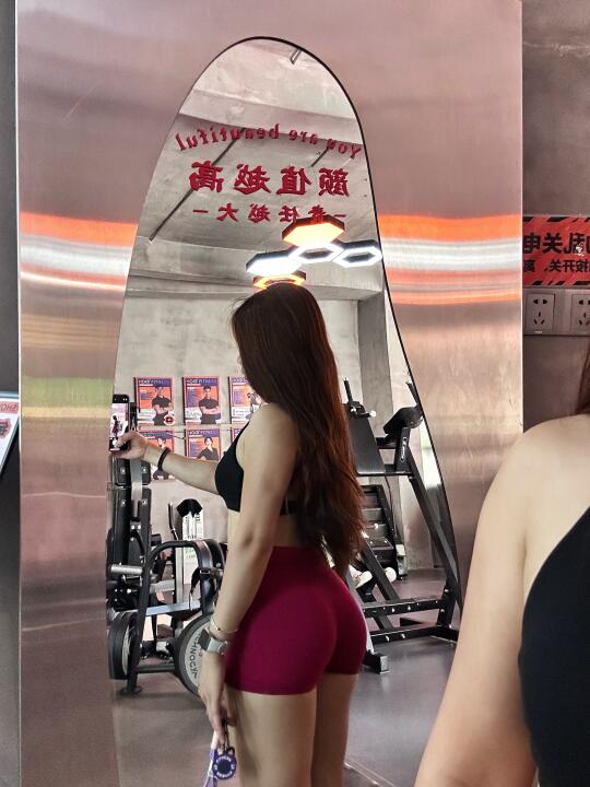 来上课送礼物的健身房