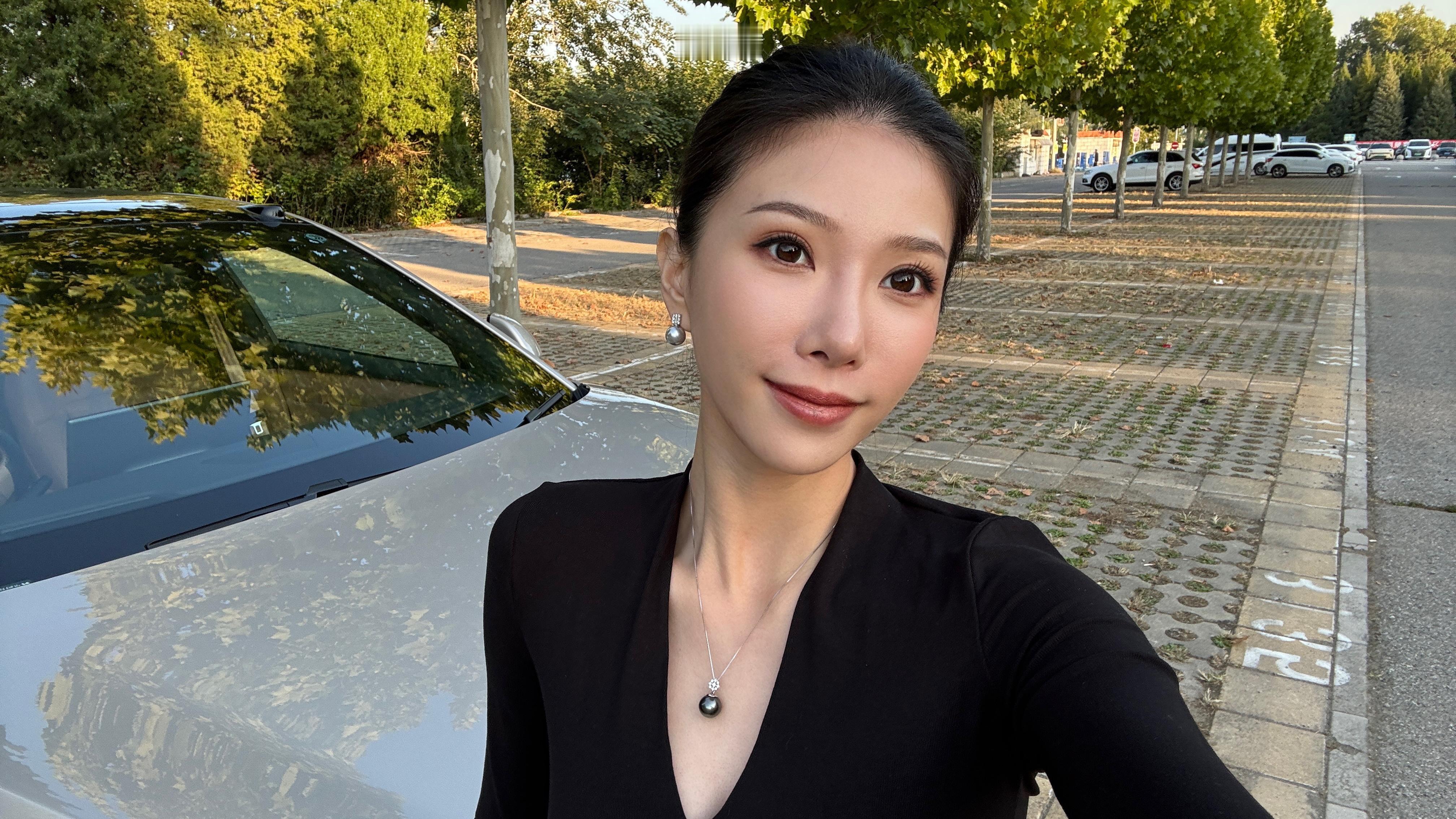 赤道回来没两天，想念东北的雪了❄️奶皮子糖葫芦又吃上啦，铁锅炖咕嘟咕嘟，朋友带来