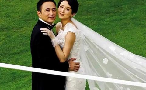 2008年，胡静高高兴兴地嫁给了身价上亿的马来西亚富豪朱兆祥。谁料，结婚当晚胡静