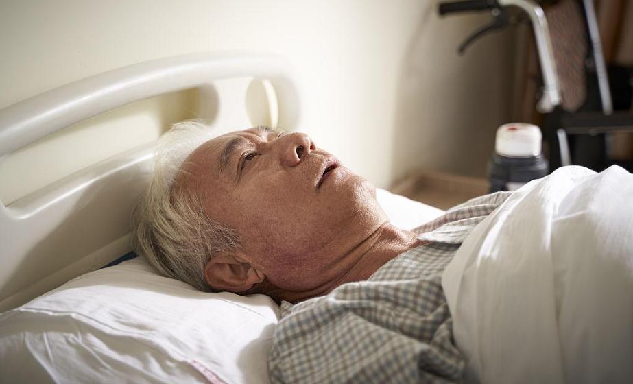 医生怒斥：65岁以后，若不想常住医院，散步时就要注意好这几点！

“我就这么难道