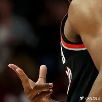 3月14日讯 开拓者队主场以124-114战胜爵士。本场比赛开拓者队五人得分上双