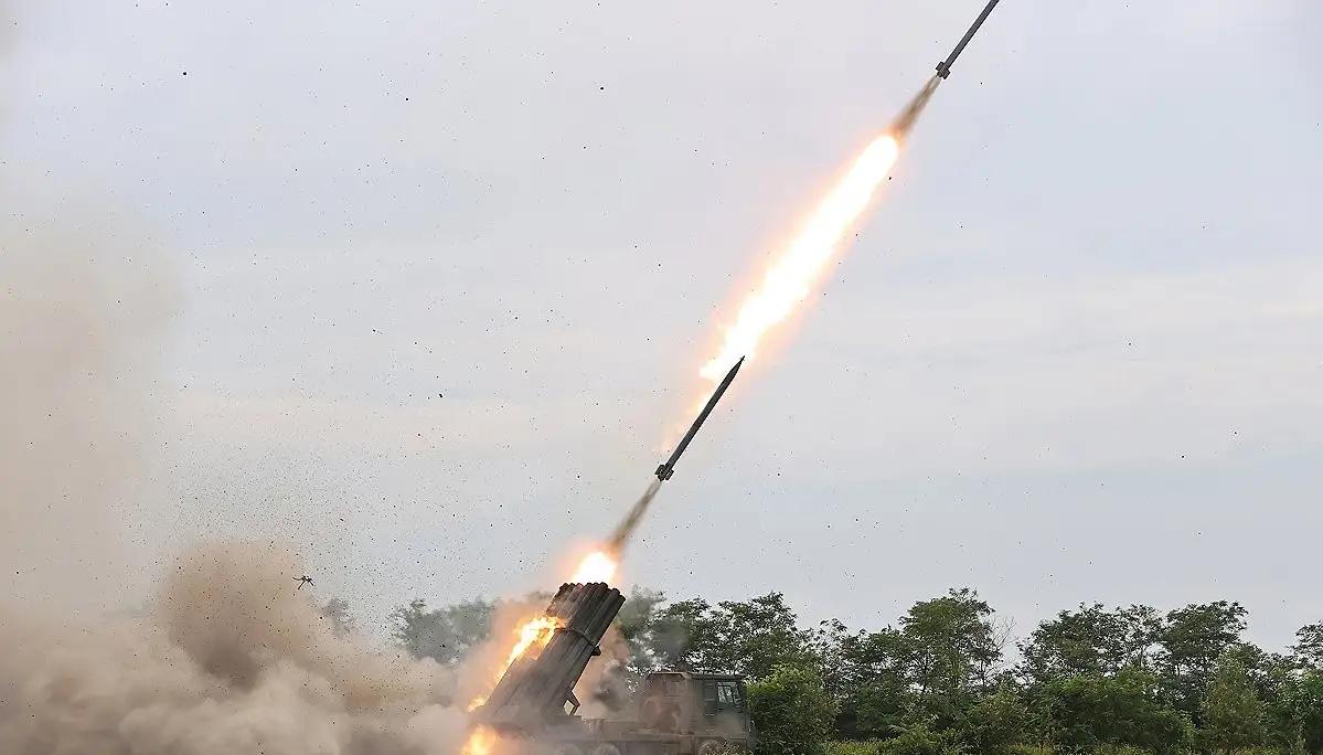半岛风云再起！中俄战机联动当日，朝鲜军方果断亮剑
 
中俄战机协同起飞的信号尚未