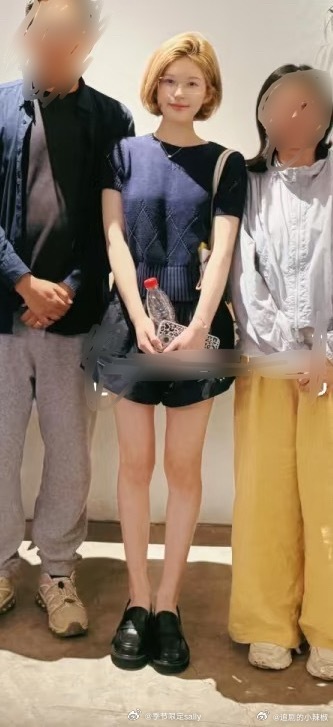 新鲜的赵露思来啦 ​​​