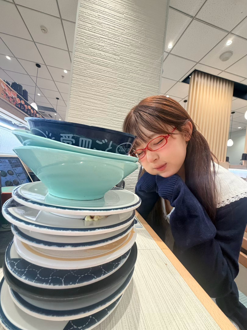 晚上去吃了滨寿司🍣导致现在好晕碳啊啊啊啊啊啊 