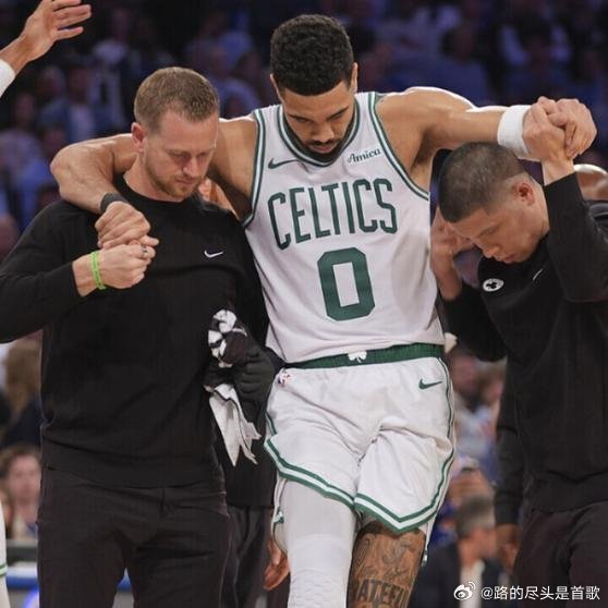 《塔图姆10个月复出！跟腱断裂的医学奇迹还是豪赌？》2025年5月12日，东部半