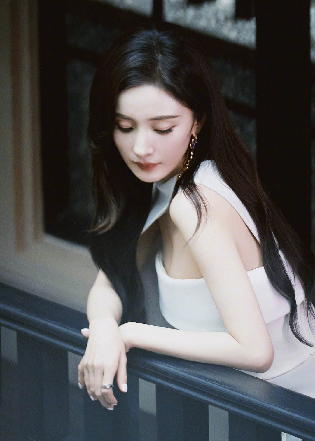 #杨幂杨颖今日营业图##杨幂Angelababy今日营业图#  杨幂好漂亮 ​​