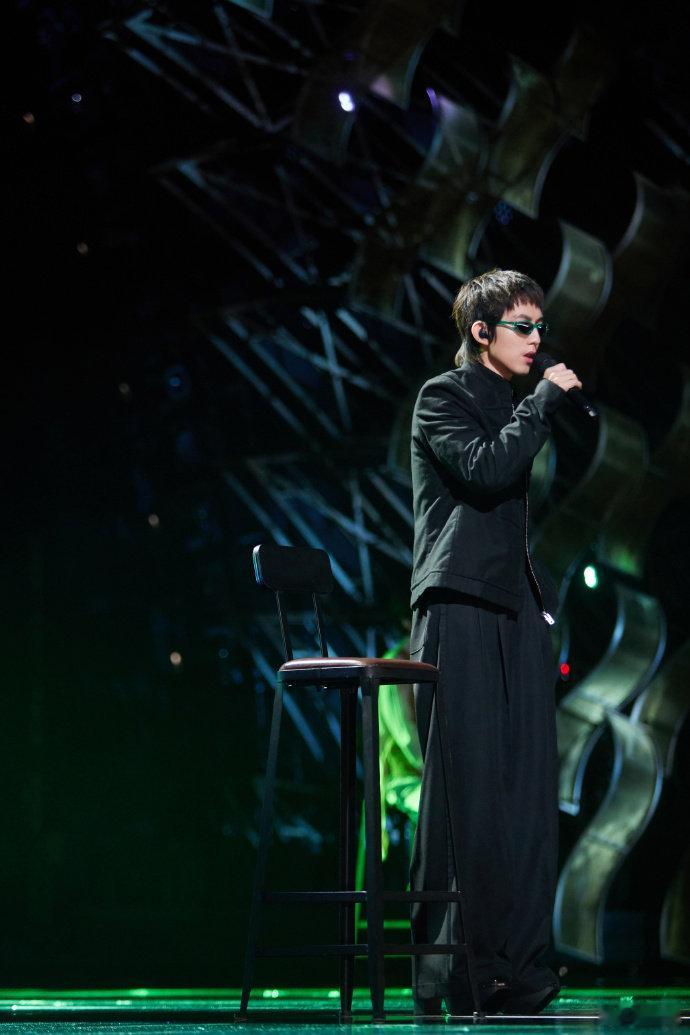 声生不息亚洲嘉年华剧照 剧照一曝光就狠狠拿捏期待！嘉宾们气场全开，舞台场景精致又