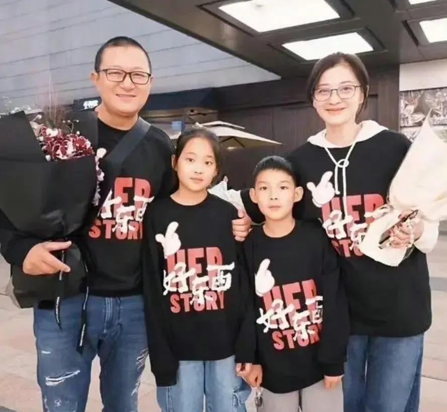 梅婷女儿太有演戏的天赋了，从小就是一个戏精，这基因是一点没浪费啊，丈夫看面相也是