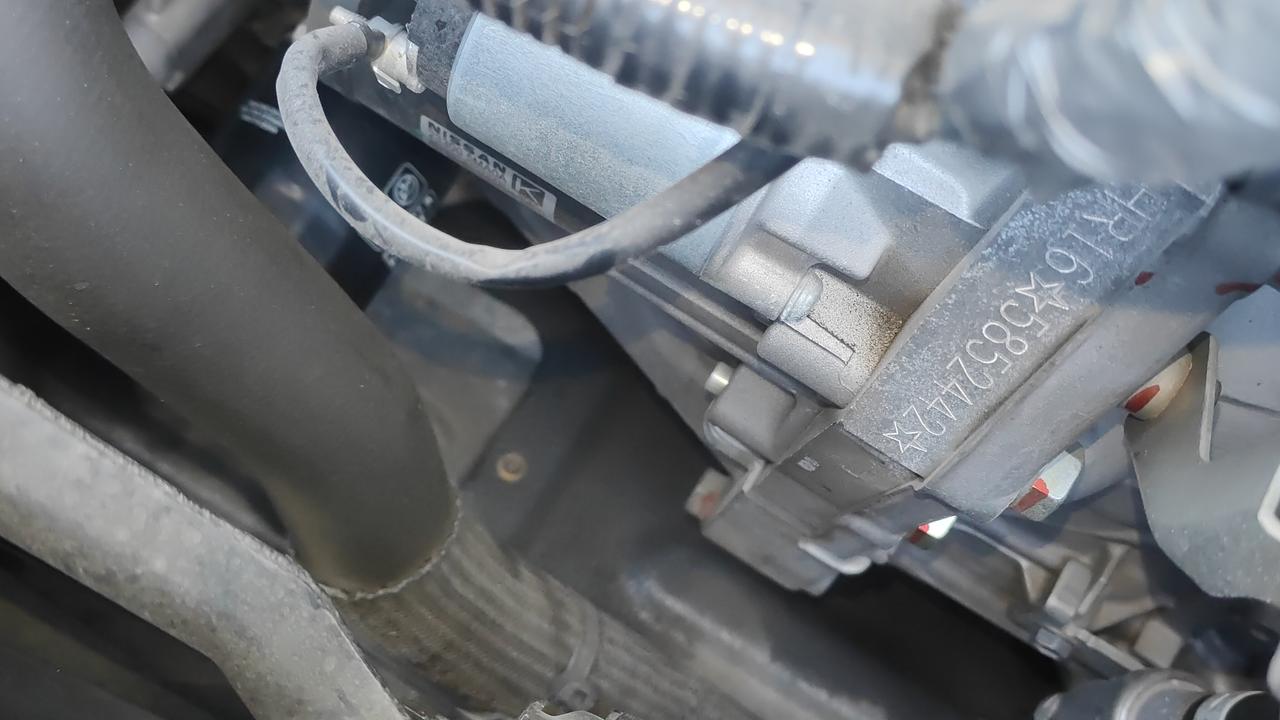 这一串字母应该是
发动机的身份证号吧
我说的对不？