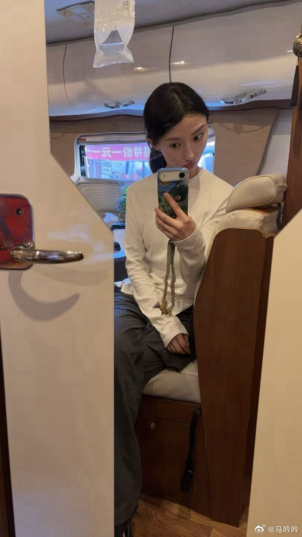 原生家庭顶号了 