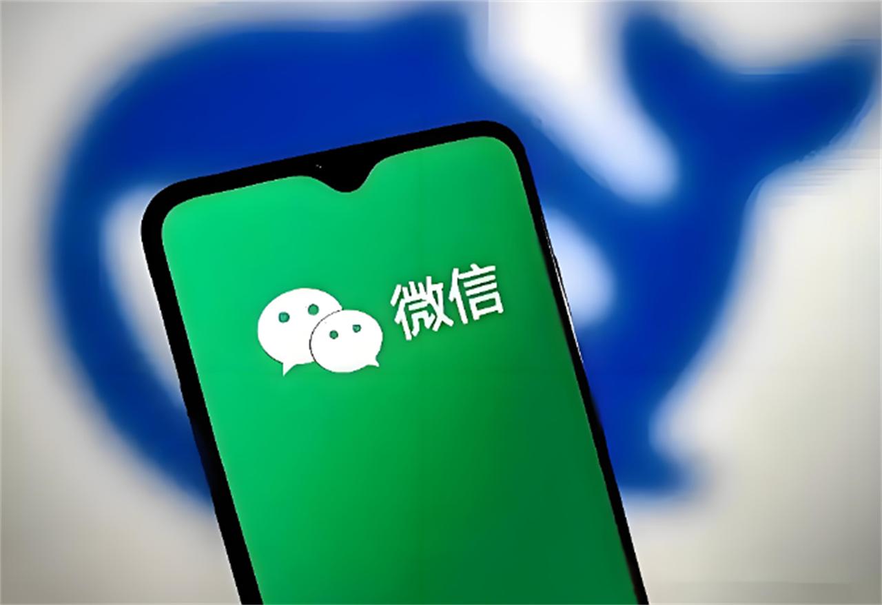 我怎么感觉是反过来了？现在有微信才不用一直在线，不需要秒回信息吧。

以前不用微