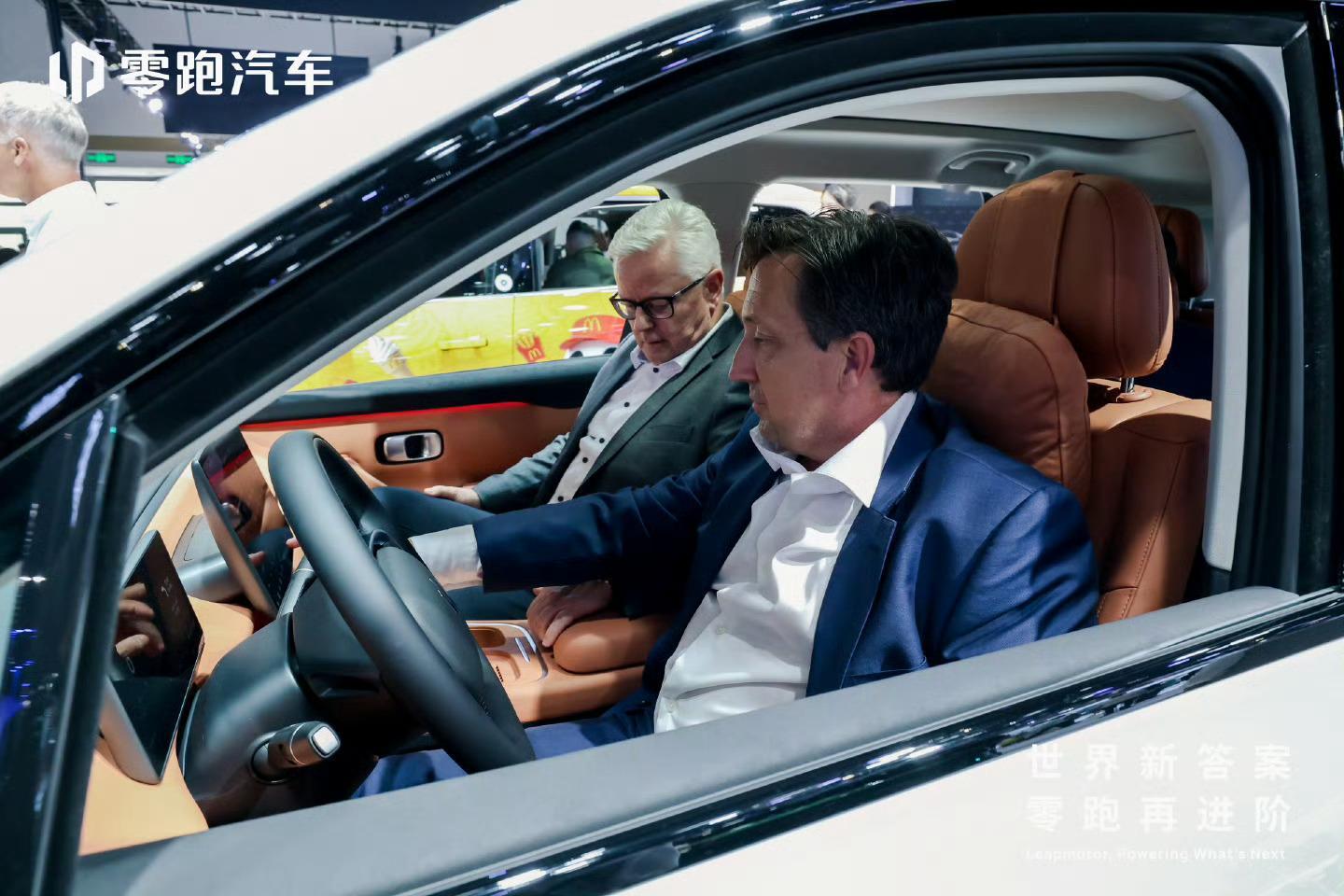 北京车展零跑Lafa5 Ultra正式上市，限时惊喜价11.88万-12.48万