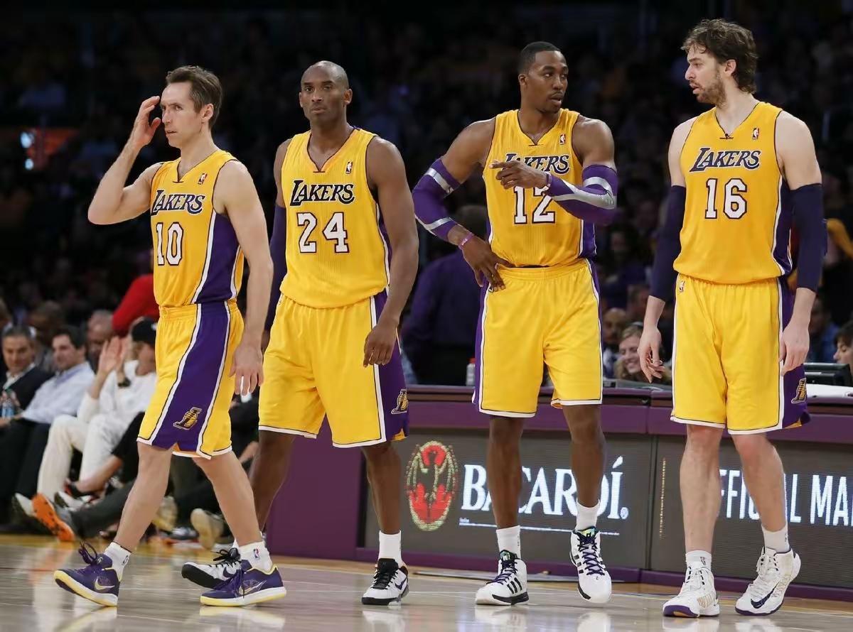 NBA球员逼宫球队交易的方式五花八门，谁的结局最惨？
1.科比•布莱恩特：在ES