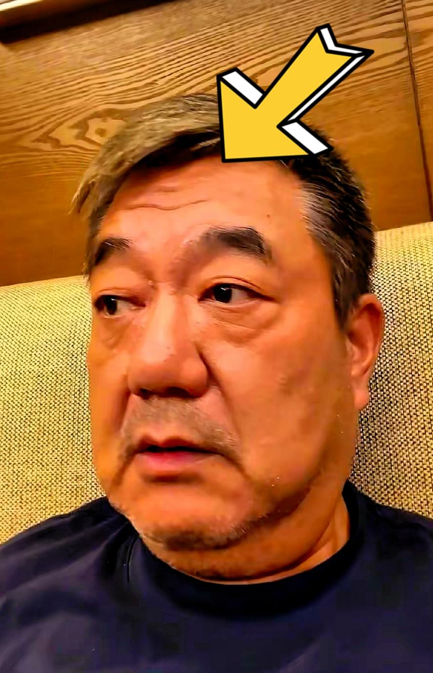 演员董勇给车子续保，被业务员甩脸色、推诿扯皮整整拖了一个月，气得直接发视频控诉“