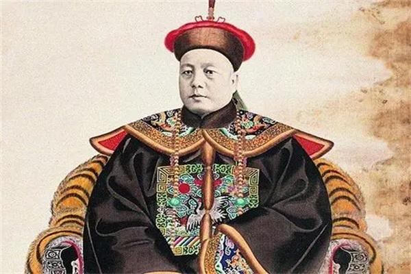 我来搜索一下和珅、阿桂集团以及反和珅势力的相关史料。资料非常充分了，现在来写文案