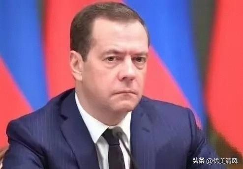中东地区的王爷们要彻底破防了，因为梅德韦杰夫一针见血说出了美军基地的实质。3月7