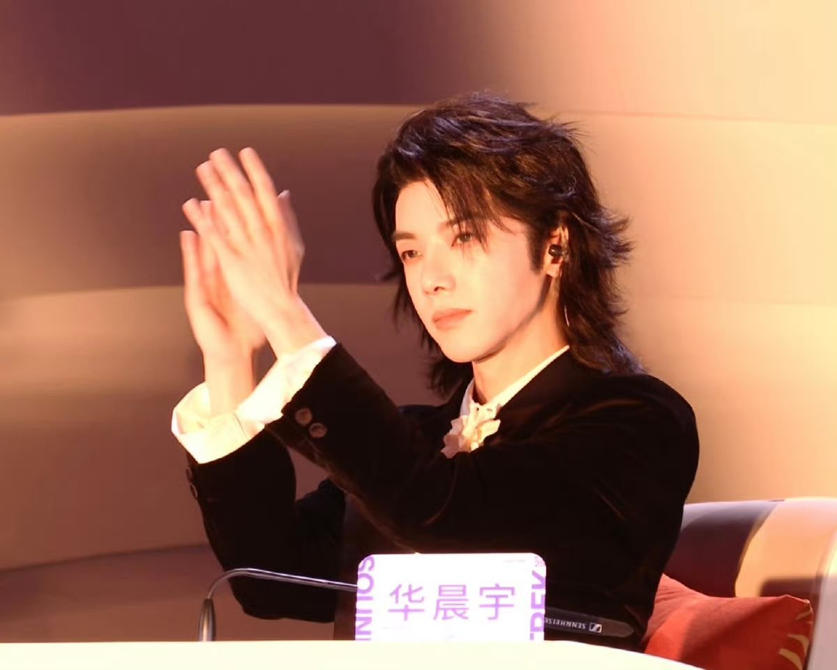 从华晨宇的大师课毕业了跟着花花上完音乐大师课啦😭声鸣远扬圆满落幕，华晨宇每期点