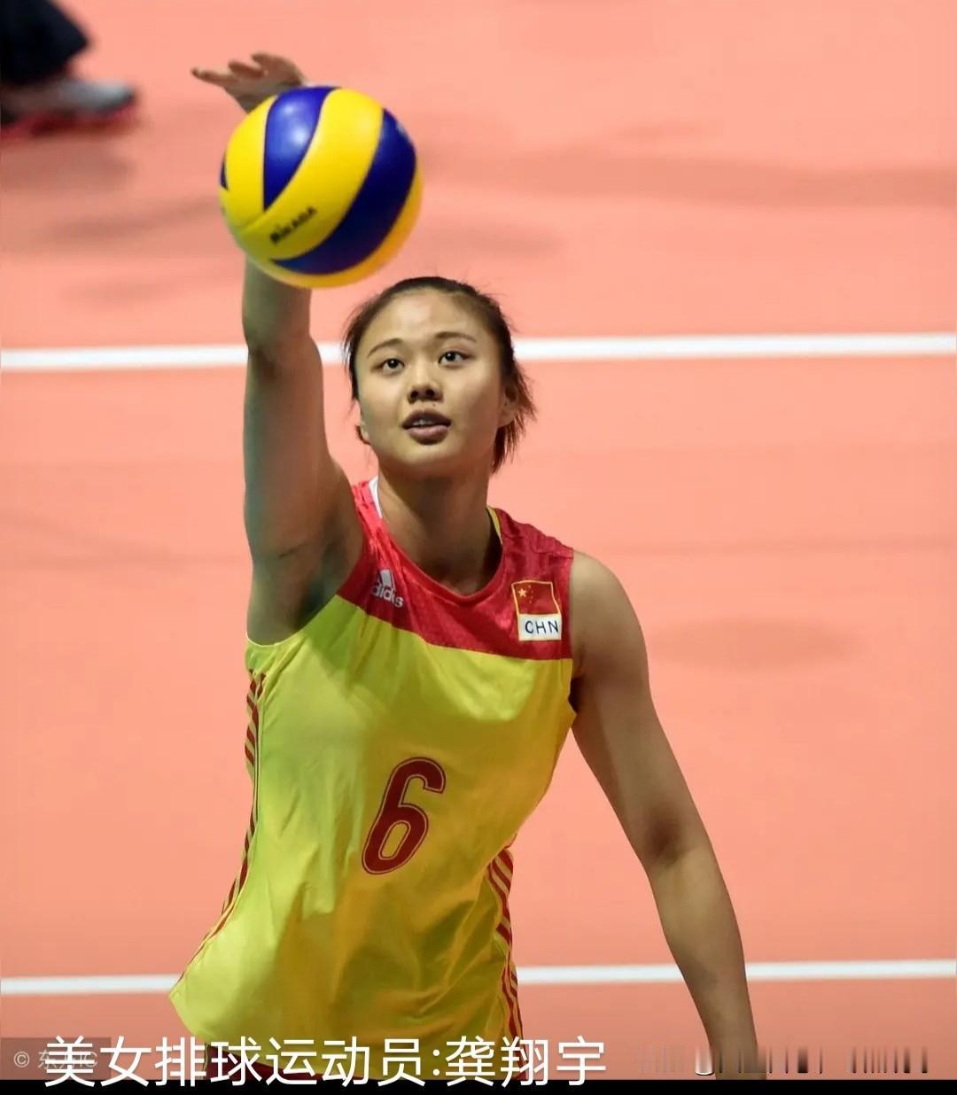 太棒了！中国女排3：2爆冷击败世联赛排名第一的美国女排，强势晋级四强。第一局中国
