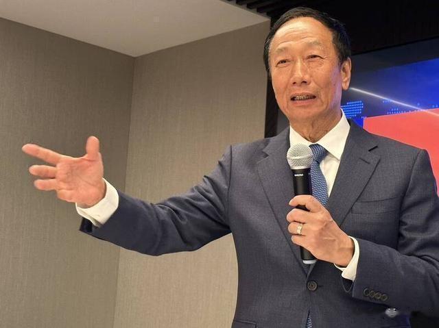 完全可以肯定的是，国民党私下与郭台铭必然有沟通和联系，肯定会有一场谈判。其中的博