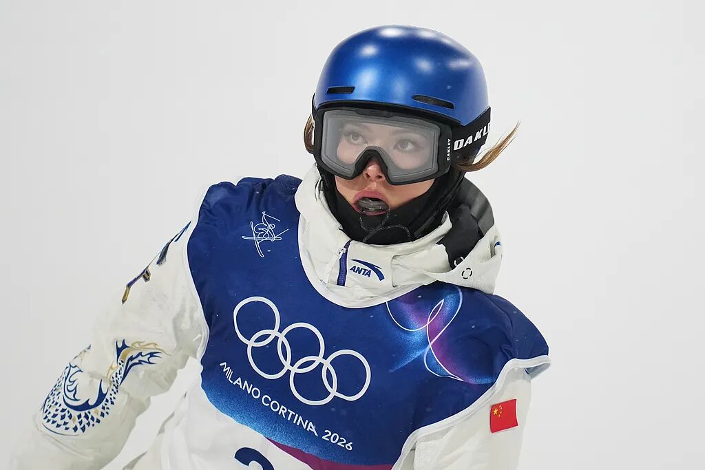 全网好奇，谷爱凌嘴里咬的东西是啥？