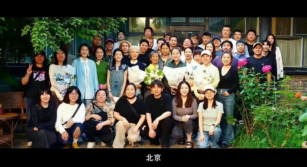 玉兰花开君再来杀青杨紫玉兰花开君再来杀青特辑及全阵容官宣，不愧是人物传记，剧情够