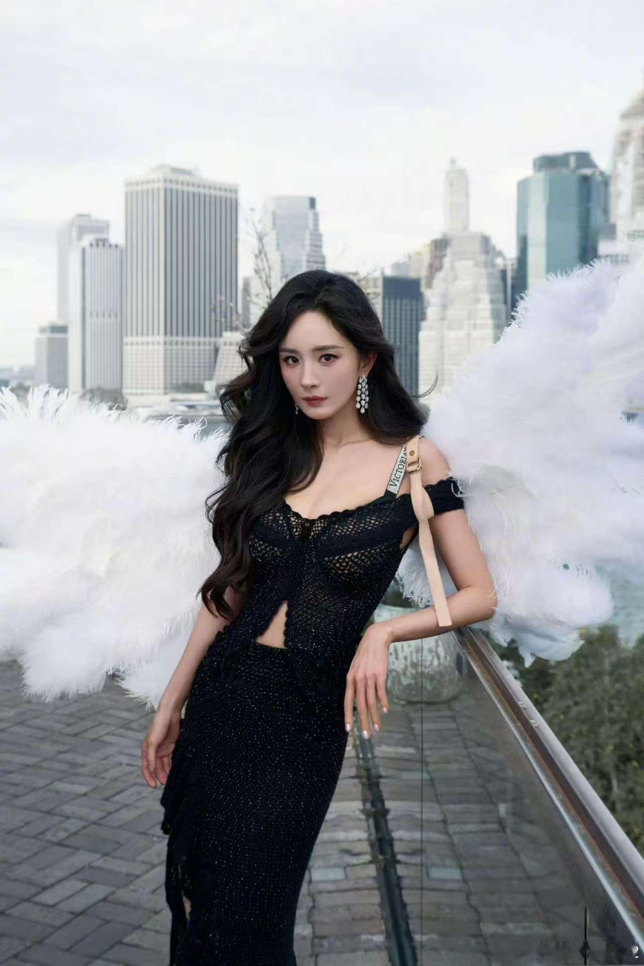 杨幂陆文合作陆文给杨幂拍照陆文给杨幂拍照，好看，[舔屏][舔屏] ​​​