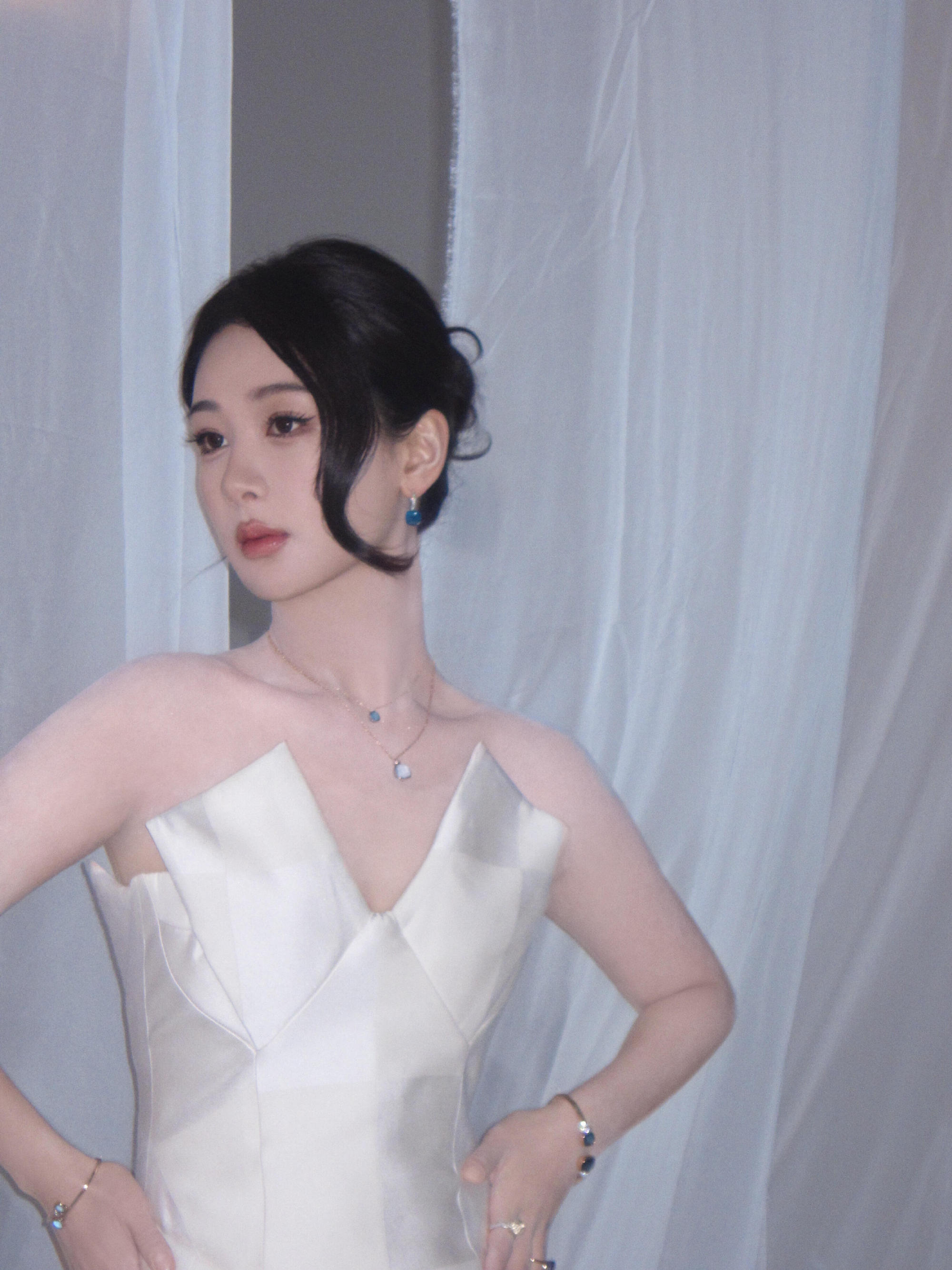 杨紫杨紫李祯🌈杨紫家业“晚风沉溺于你眼中的赤诚，我沦陷于你的温柔” "𝑻𝒉