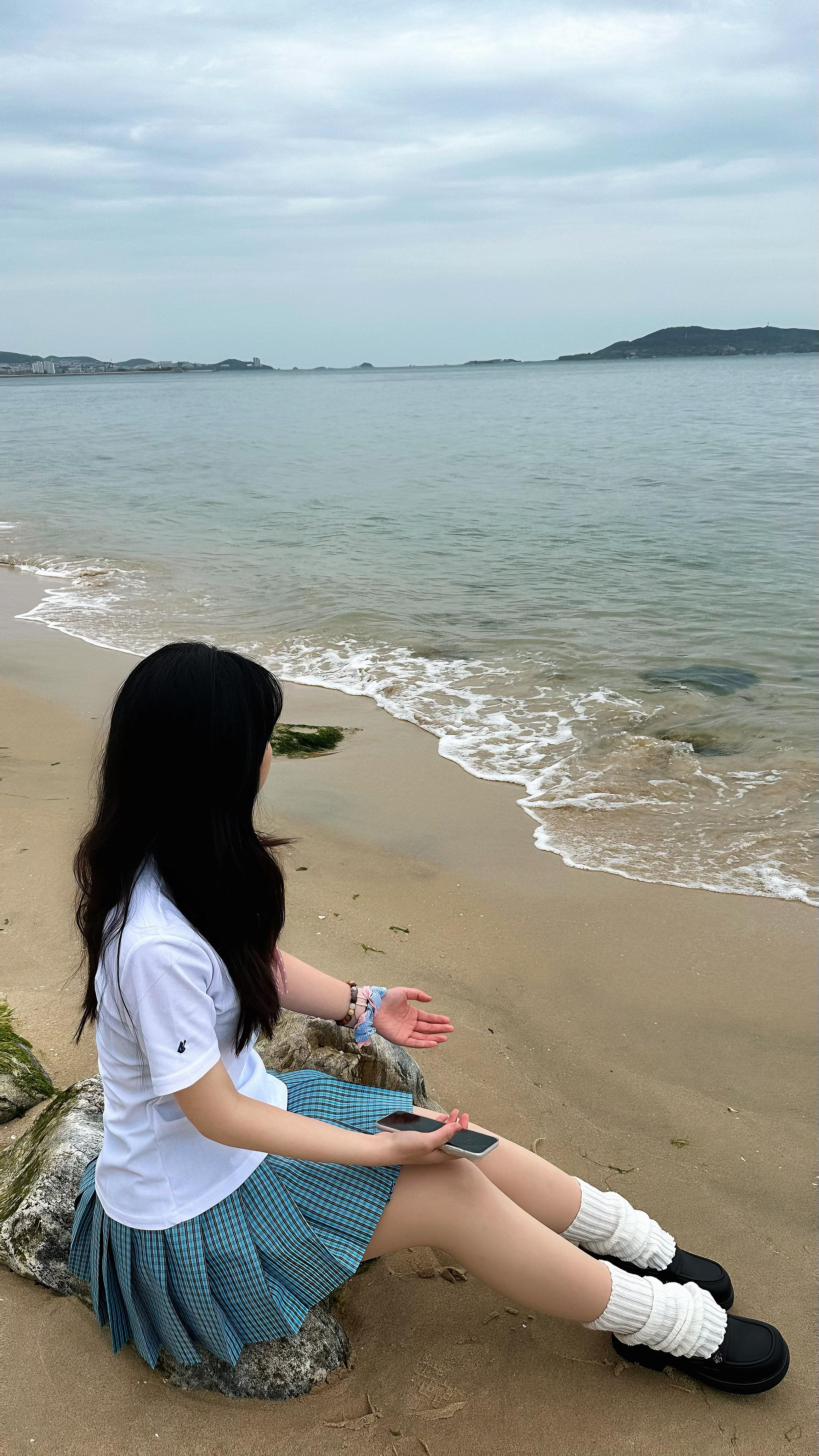 总是在冬天怀念夏天。  🌊
