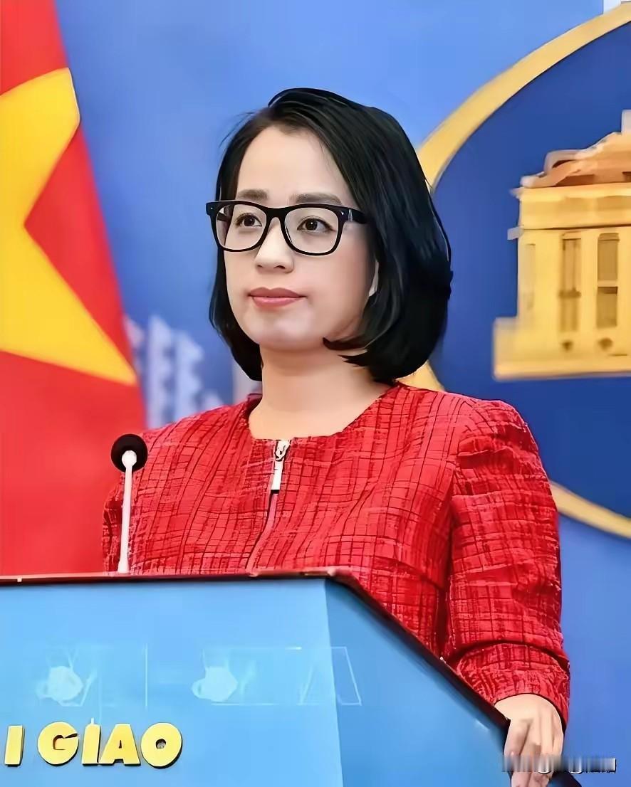 11月27日傍晚，越南外交部发言人范秋姮在例行记者会上重磅发声，坚决重申支持一个