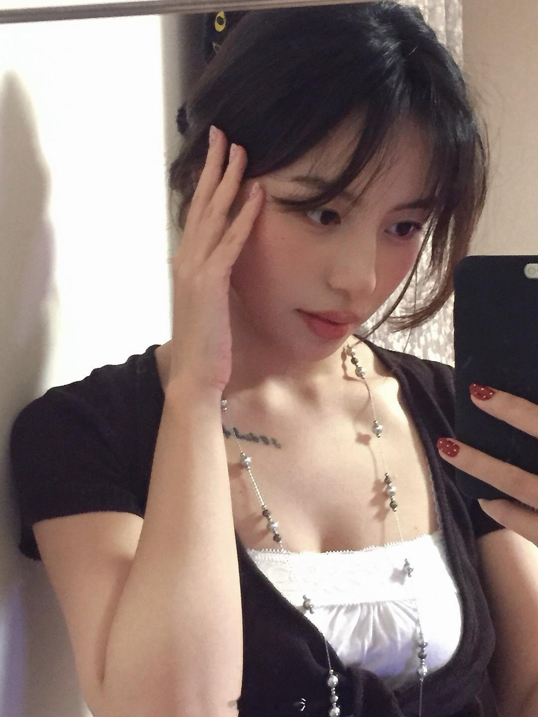 淡淡的 就是质量一般般👚 