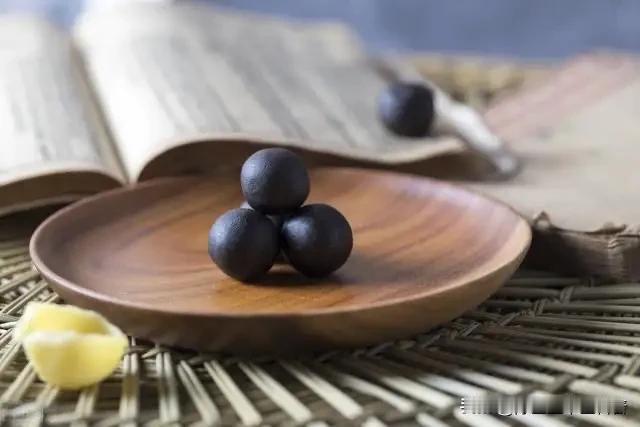 知柏地黄丸：阴虚火旺的“降火滋阴方”，这些改善信号要牢记
 
大家好，我是陈大夫