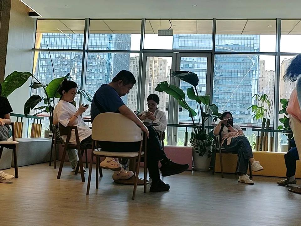 成都最古老的街道在哪里?成都最古老、有史可查的街道是南大街（古称赤里街），位于锦