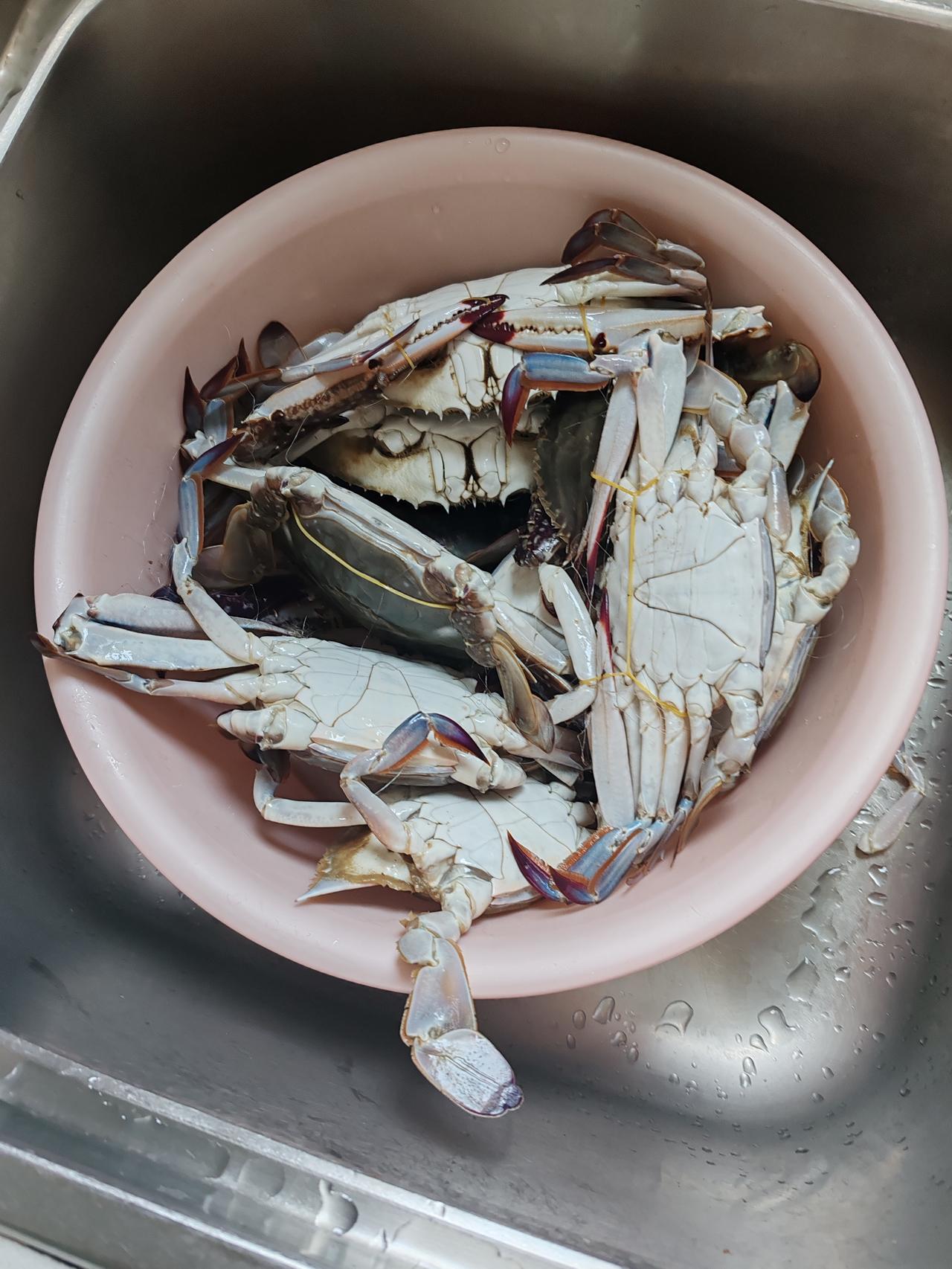 梭子蟹，现在上市了，99元2500g，菜市场40-50一斤，