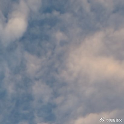 世间冷漠总需温柔化解，坚持一日一善，把微小善意传递，不必等盛大机遇，眼前举手之劳