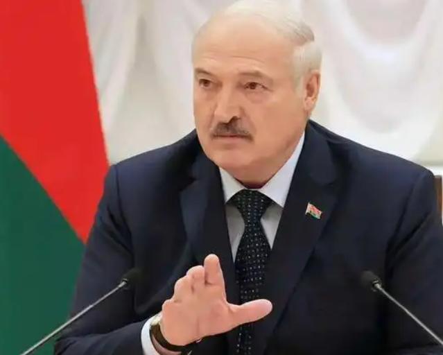 [太阳]白俄罗斯的总统卢卡申科对欧洲记者说，“美国之所以不敢与中国宣战，那是因为