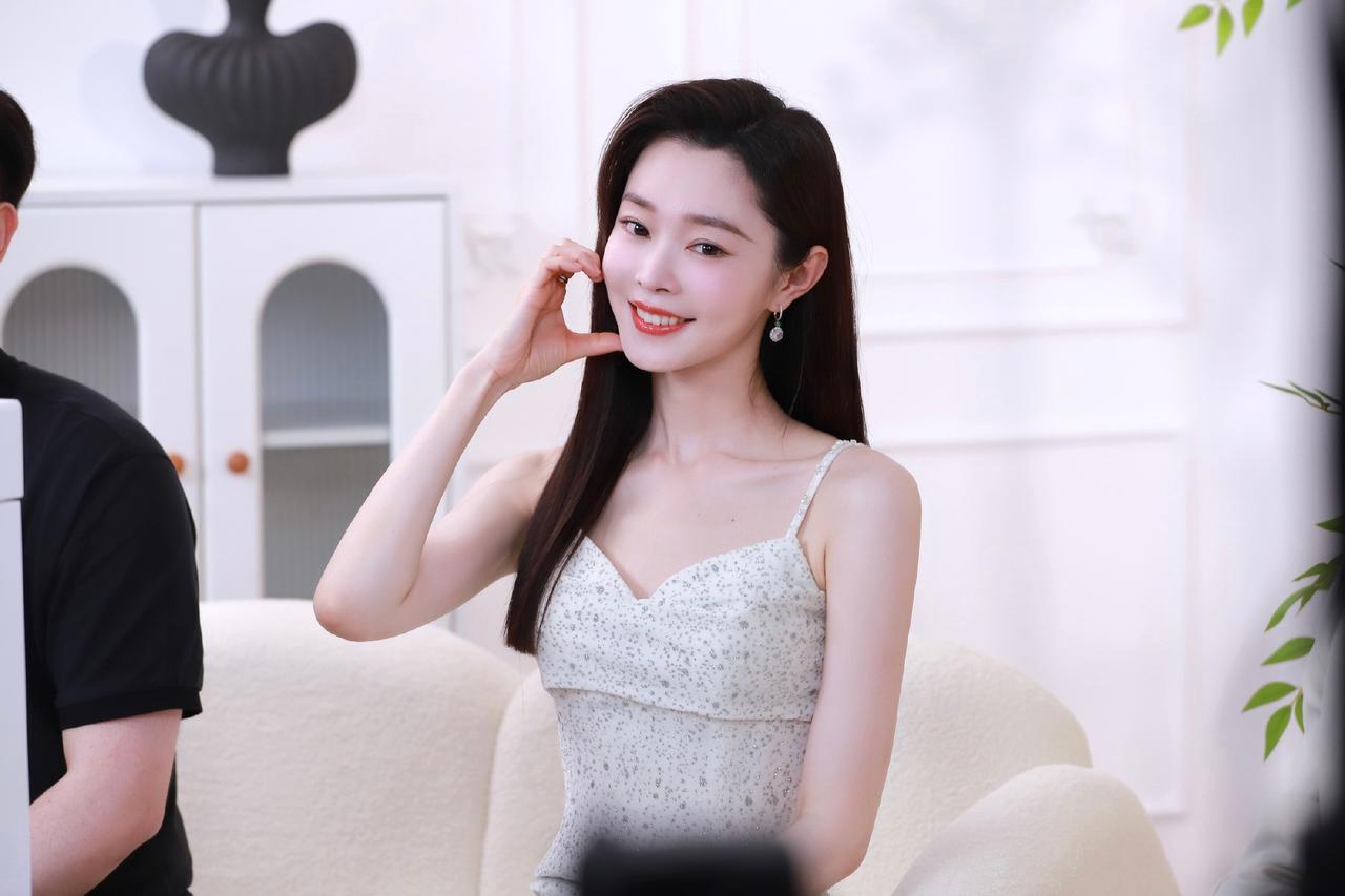 宋轶长发温柔，甜美可人
