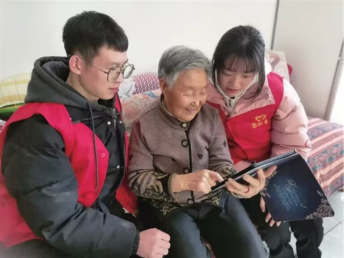 秦岭笑谈 【诊电脑小疾，暖人间烟火 —— 公益电脑义诊活动温情落幕】青春三下乡曲