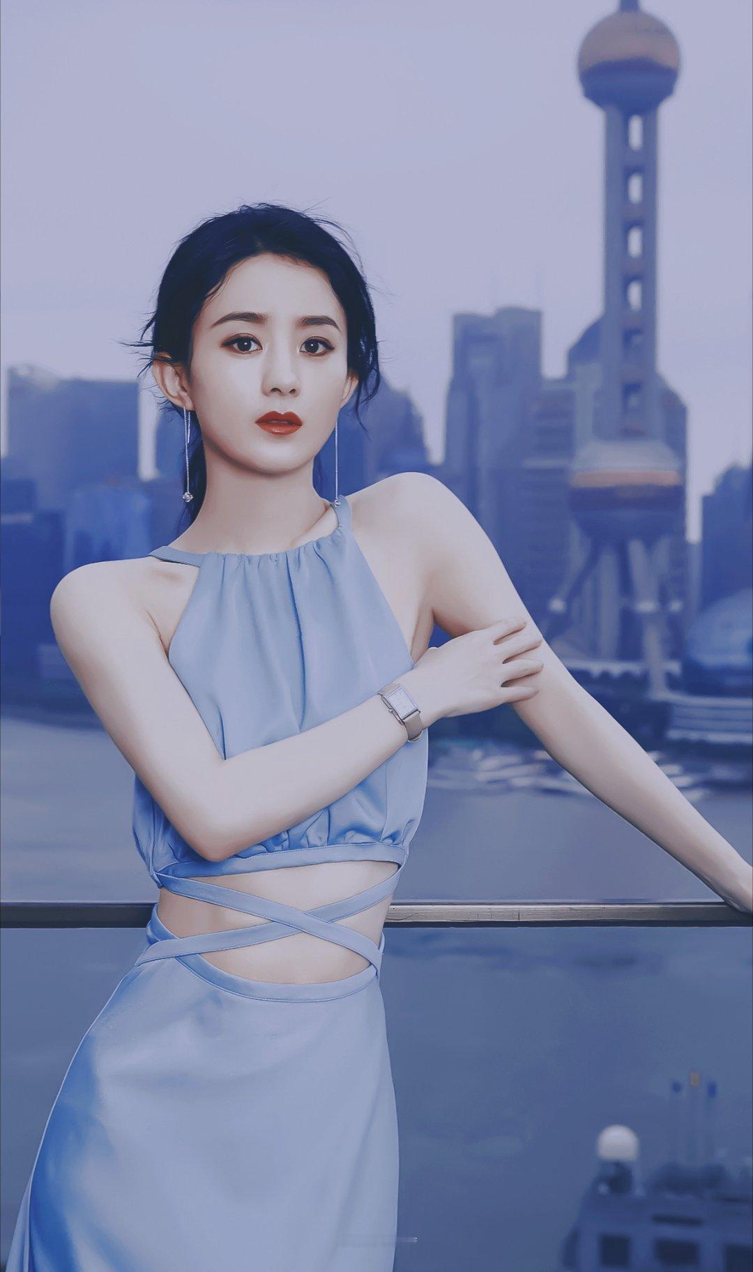 赵丽颖 🦋“思念溶于海洋 星河凝聚爱意化成滔滔不绝的海水绵延长存.”