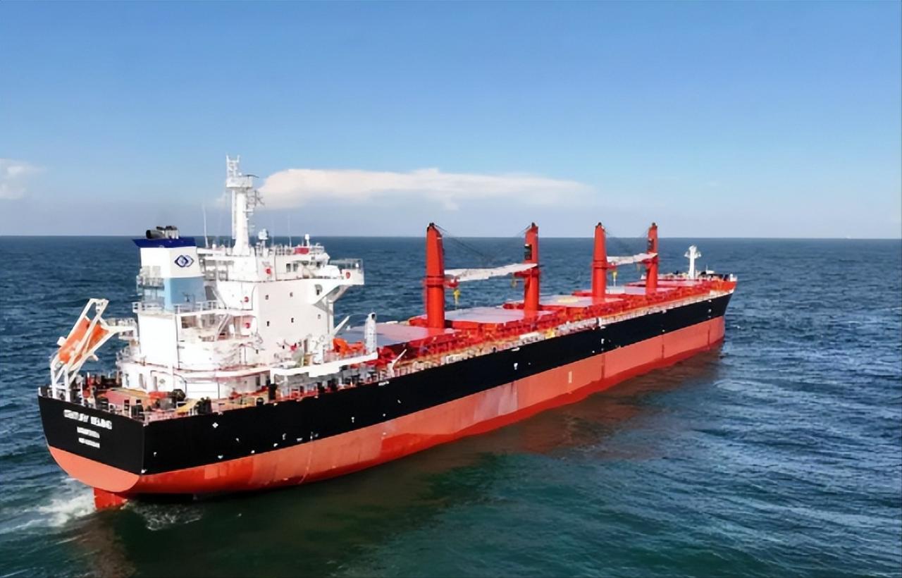 “千阳号”“兴业号”两艘中国油轮，正在逼近委内瑞拉！美国下令“海上全面封锁”，过