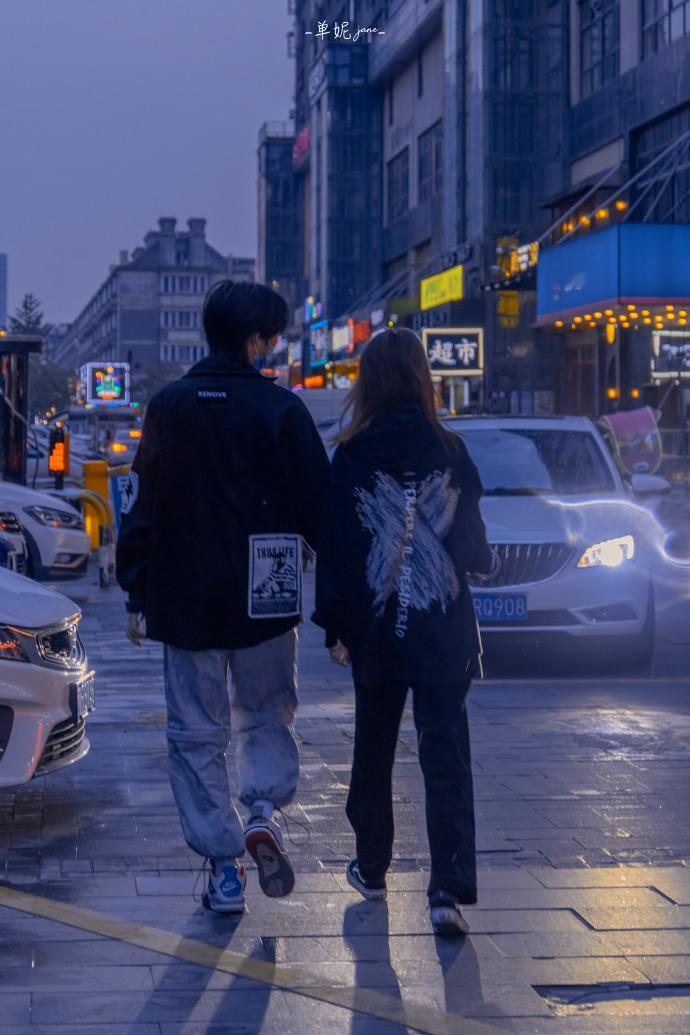 控制思维的办法就是改变视角。｜沃尔什《与神对话》 