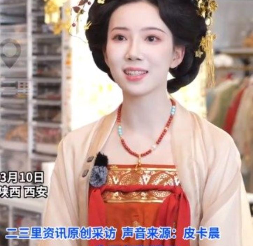 西安不倒翁小姐姐宣布离职
 
谁的青春记忆里，没有西安不倒翁小姐姐？近日，皮卡晨