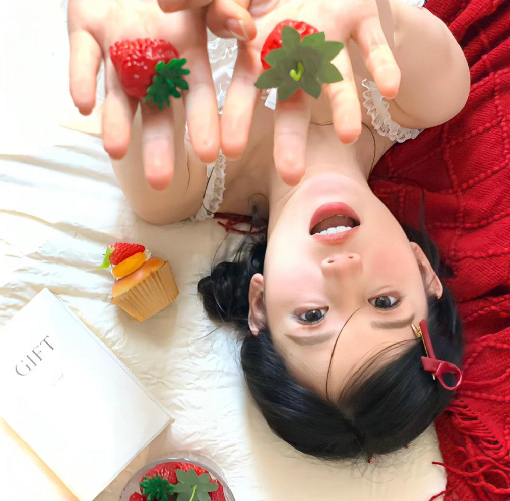 你总是说你很好你没事但是在夜里崩溃到喘不过气捂着嘴巴哭到牙齿都在颤抖眼泪怎么都止