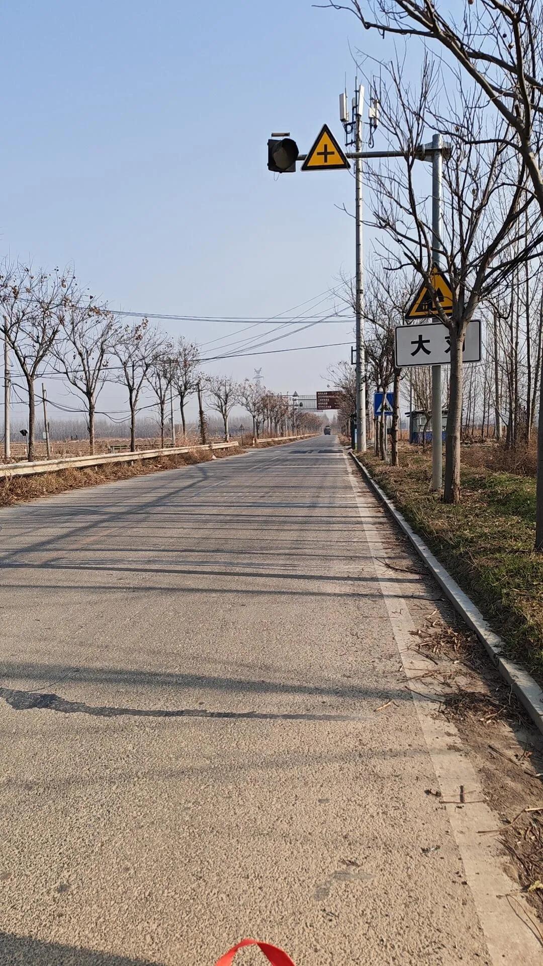 我发现了一个情况，
只要你少出门，
尽量别跟其他人来往，
一天都不用花几个钱，